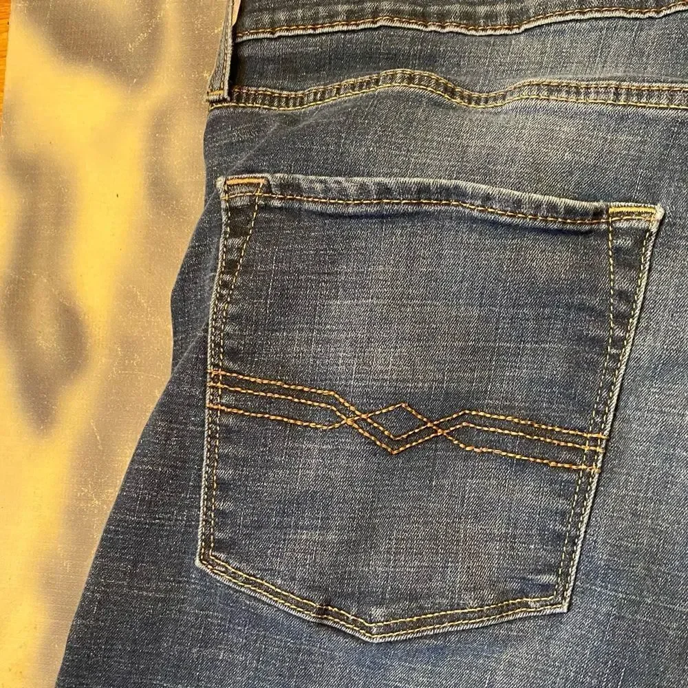 Levi’s Denizen Slim Straight Fit Blue Jeans size 36x34see pics re measurements